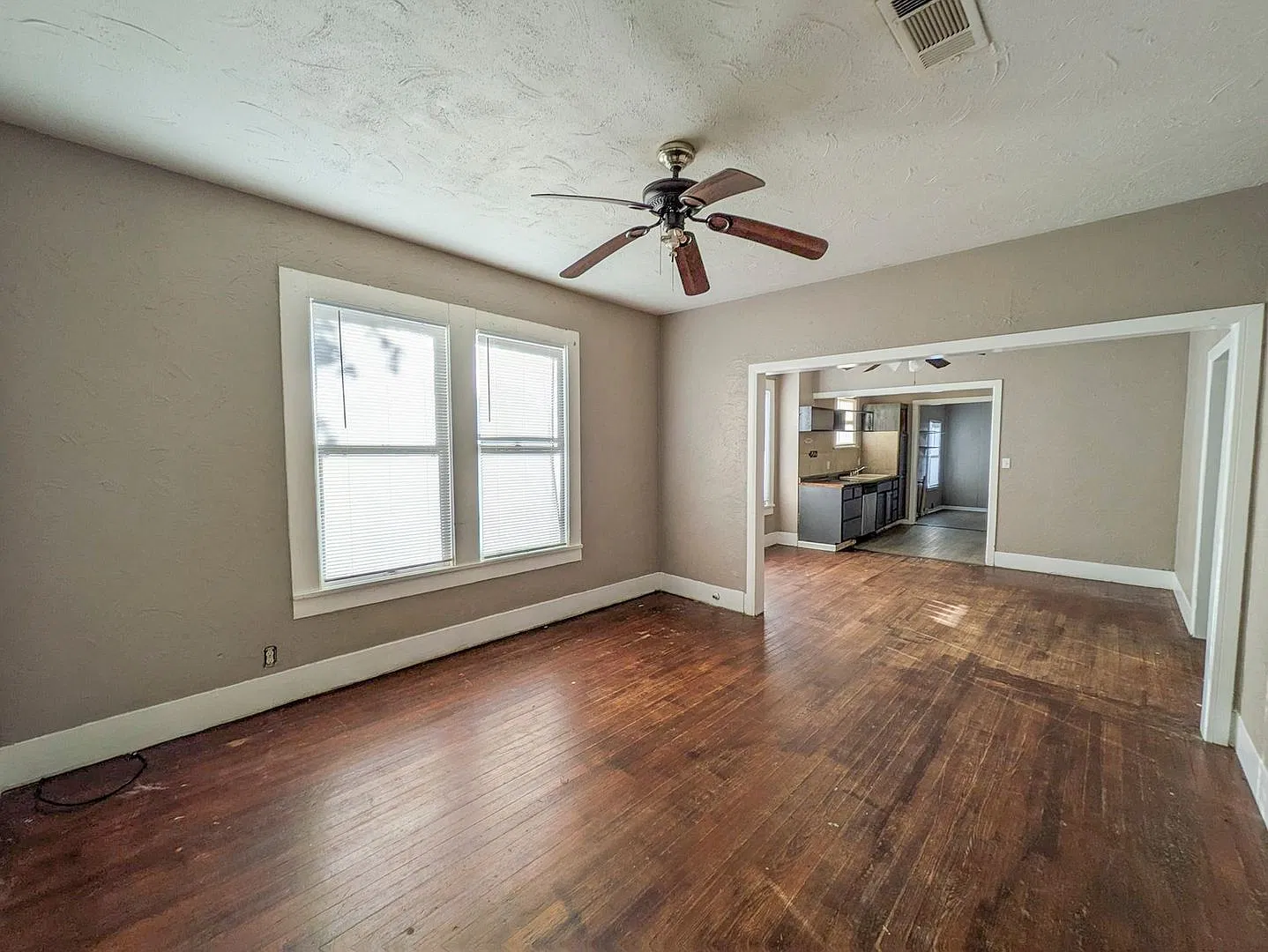 725 Highland Dr, Beaumont, TX 77705 — Photo 3