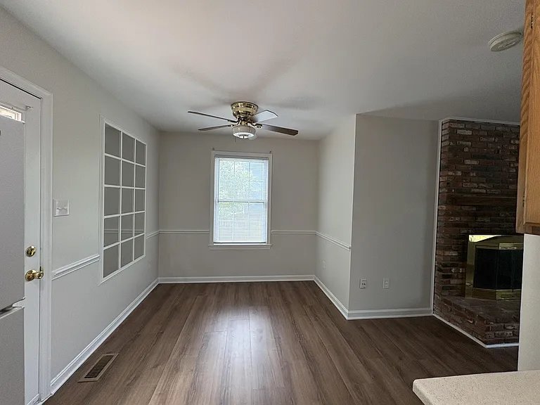 4305 Pleasant Valley Rd — Photo 7