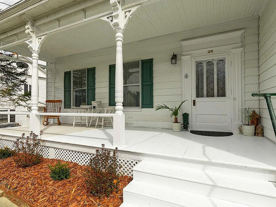 This entry leads to a hallway, and the available apartment is on the second floor.