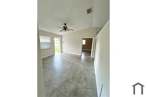 2201 Scott St Photo 1