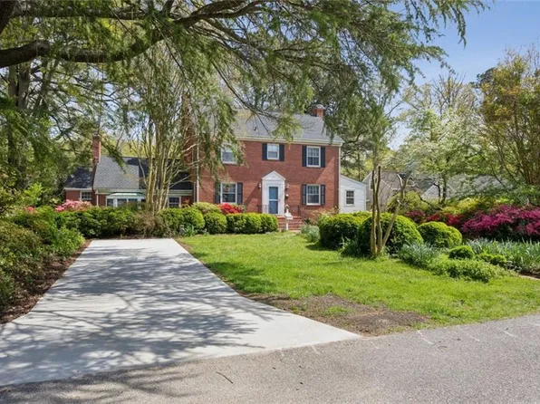 24 Holly Dr, Newport News, VA 23601