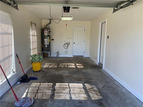 3rd image of 2800 Laplace St
