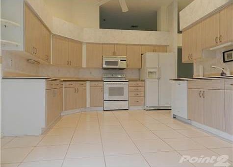4th image of 2564 Bay Pointe Dr