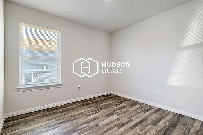 1426 Plum St — Photo 9