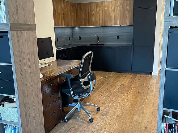 4th image of 411 W 35th St APT 5P