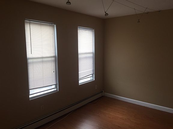 4th image of 158 Boyd Ave #A
