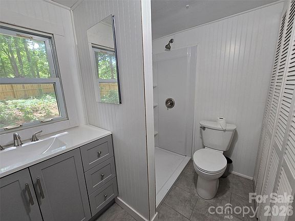 3rd image of 63 Sunnybrook Ln