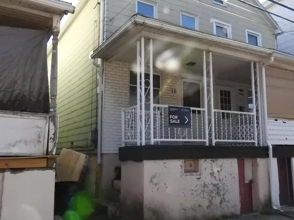 18 E Kline Ave, Lansford, PA 18232