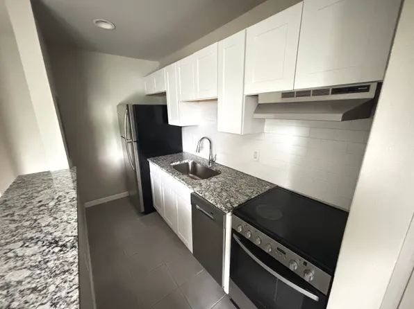 5905 Lewis St APT 302, Dallas, TX 75206