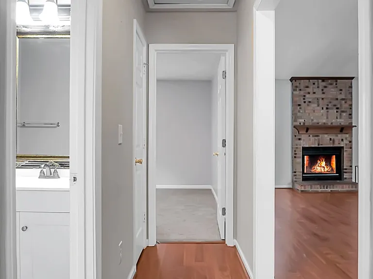 117 Saint Awdry St — Photo 22