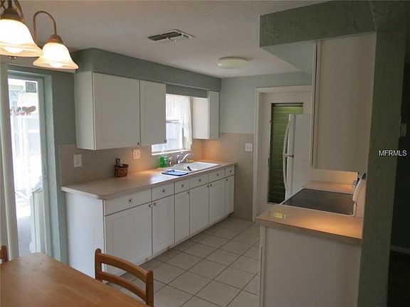 3rd image of 5328 Forest Hills Dr