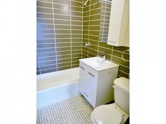 Rented by Bohemia Realty Group | media 17