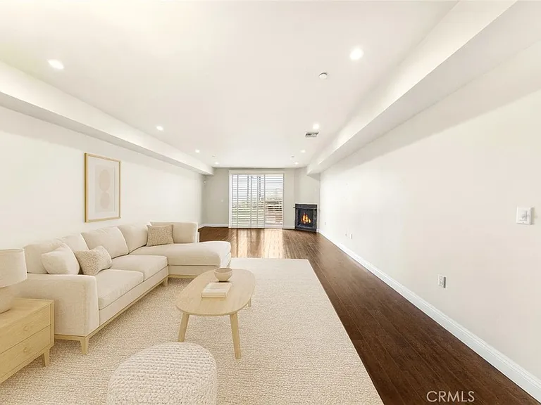 11218 Camarillo St #404 — Photo 50