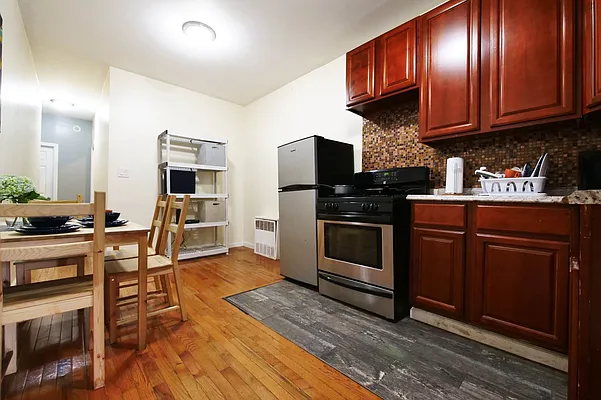 Rented by Osric Management LLC | media 17