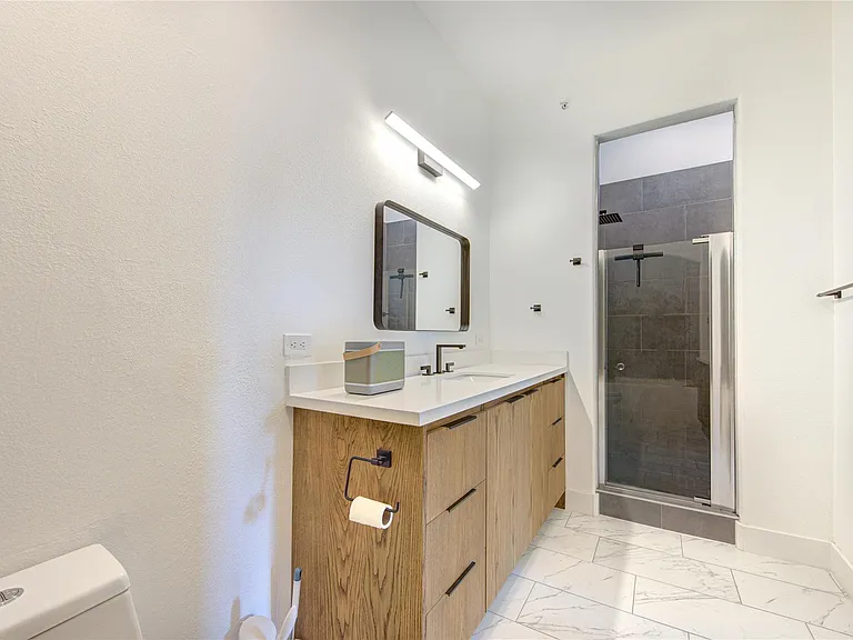 1901 Post Oak Blvd #3105 — Photo 15