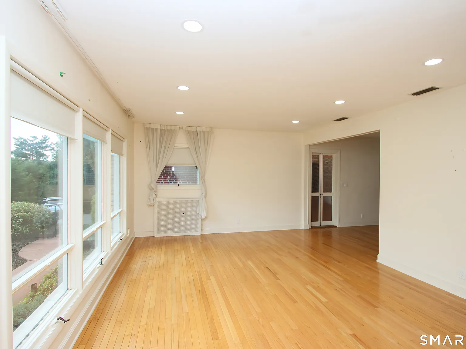 3 bed, 2.5 bath, 1996 sqft, $3,200 — Photo 3