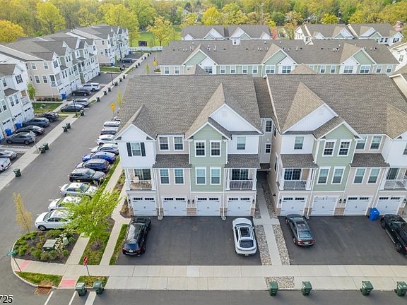 3rd image of 734 Station Rd