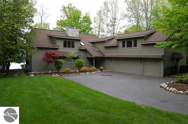 1st image of 725 NW Torch Lake Dr