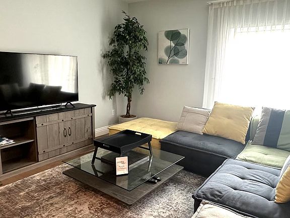 5th image of 2939 W Leeward Ave Unit 515