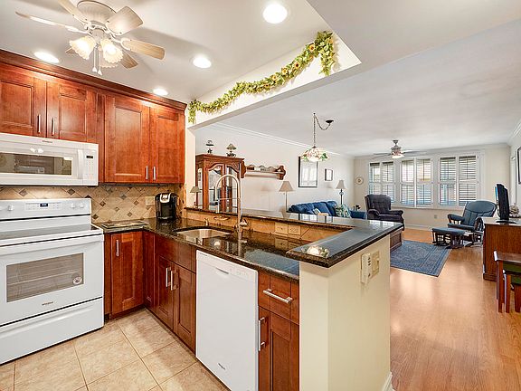 2nd image of 1516 S Lakeside Dr APT 411