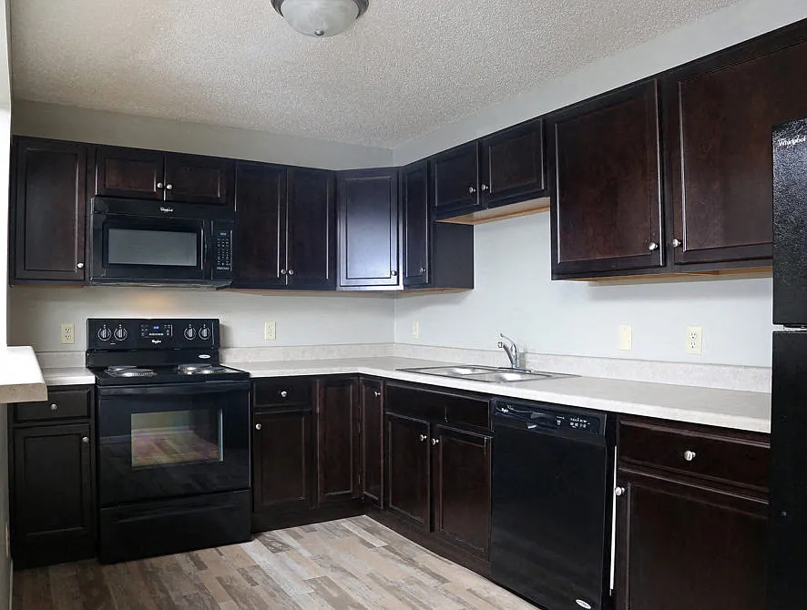 Ridgeview Apartments — Photo 2