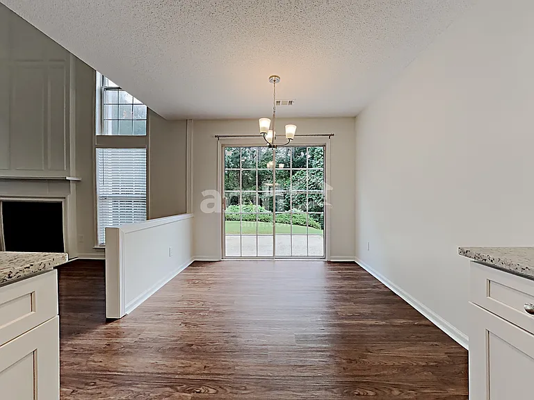 122 Wallnut Hall Cir — Photo 6