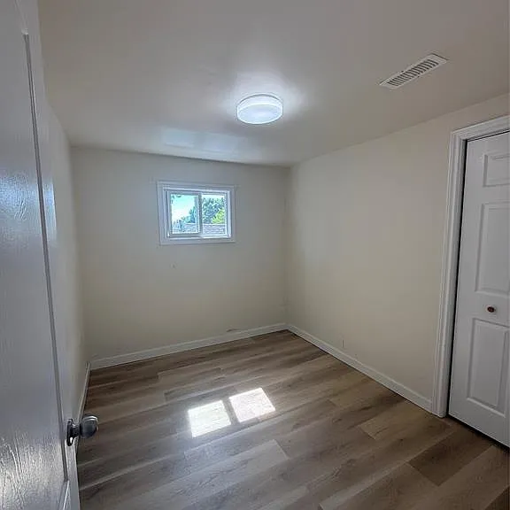 699 Charlotte St #UPPER — Photo 5