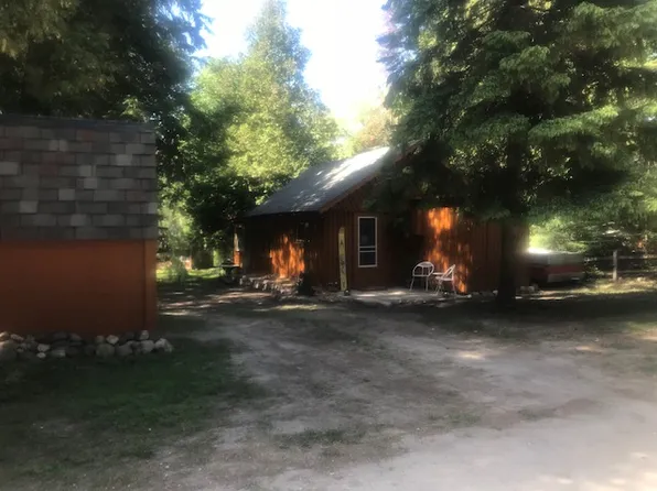 4089 Rainbows End Trl, Indian River, MI 49749