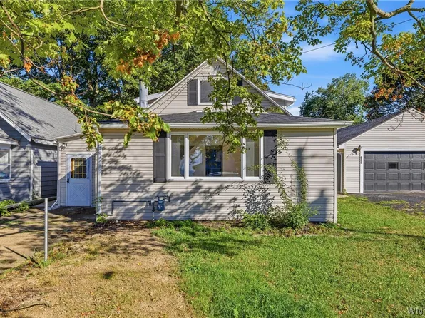 6505 Hamilton Dr, Derby, NY 14047