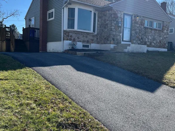 528 Boeing Ave, Reading, PA 19601