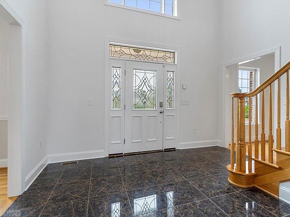 3rd image of 1850 Stratford View Dr