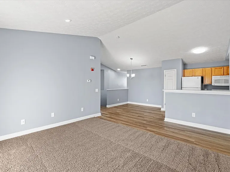 Cross Lake Apartments — Photo 145