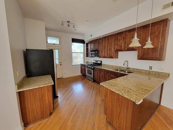 4th image of 5412 S University Ave #2