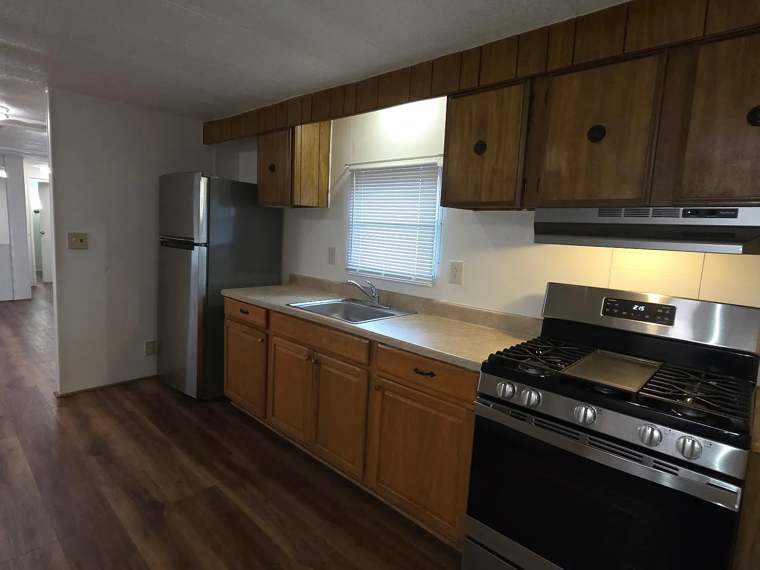 2 bed, 850 sqft, $1,299 — Photo 3