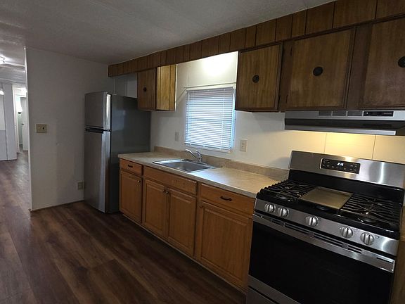 3rd image of 8676 Doris St