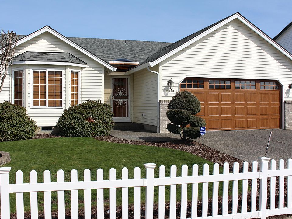 1st image of 16316 NE 77th Cir