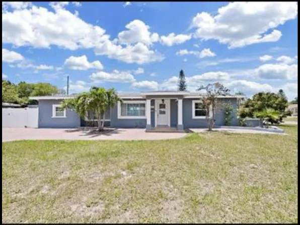 2256 Leslee Lake Dr N, Saint Petersburg, FL 33713