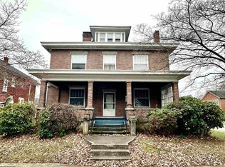 131 W 7th St, Weston, WV 26452