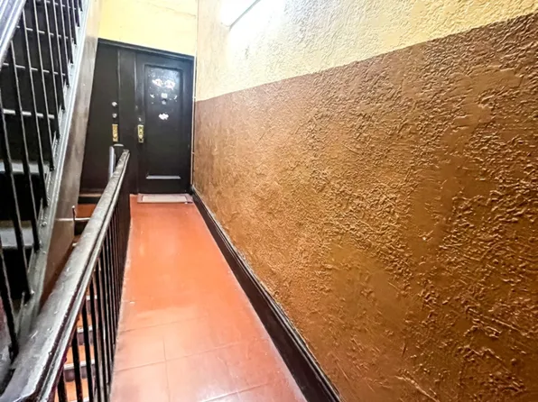 496 Putnam Avenue image 13 of 19