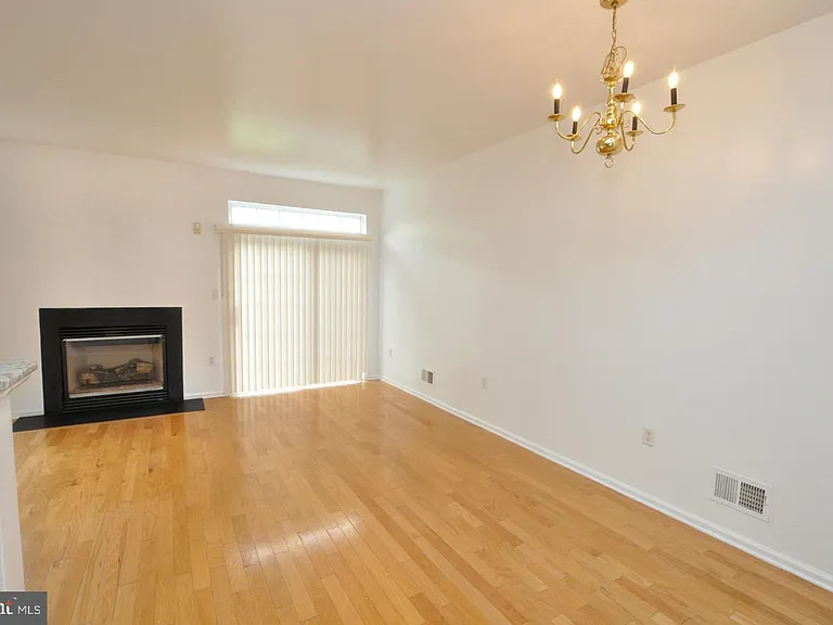 328 Helen Dr — Photo 11