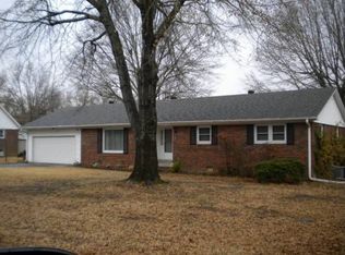 225 Ridgedale Dr, Jackson, TN 38305