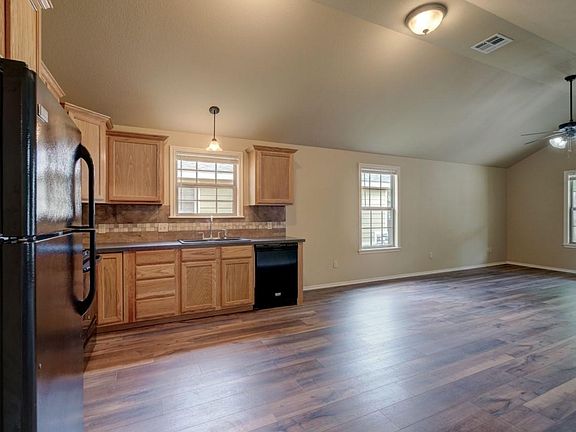 4th image of 800 Park Crest Ct #800