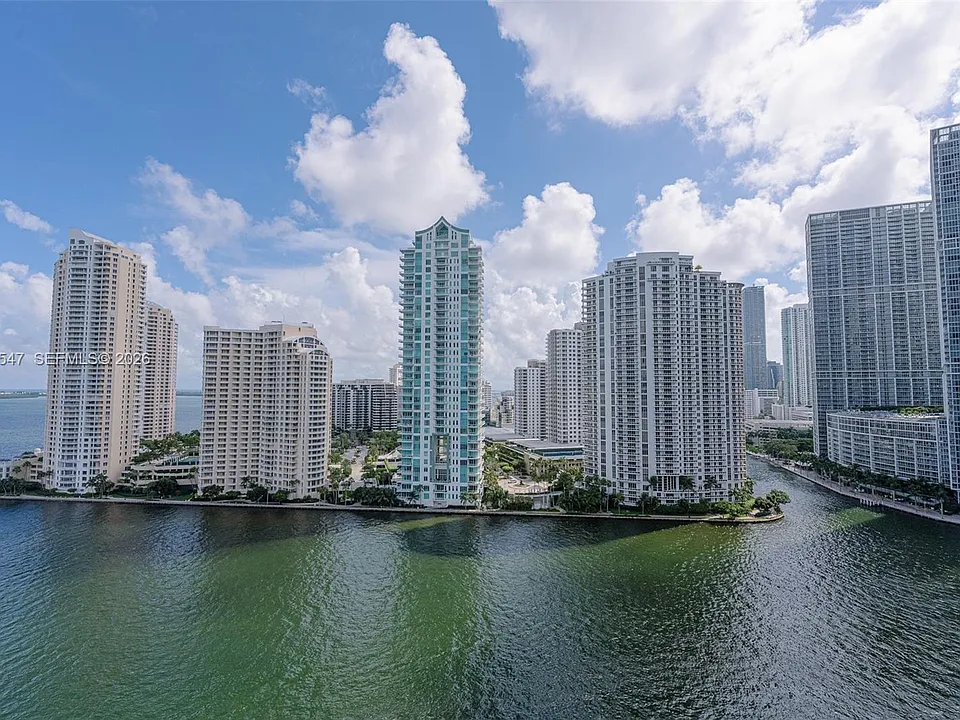 325 Biscayne Blvd #2119