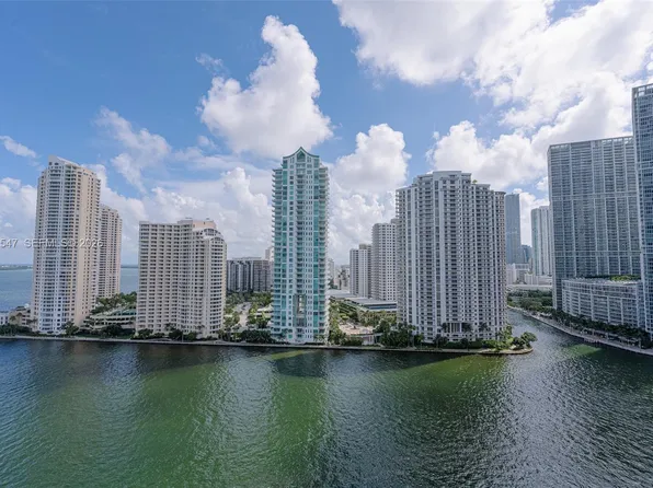 325 Biscayne Blvd, Miami, FL