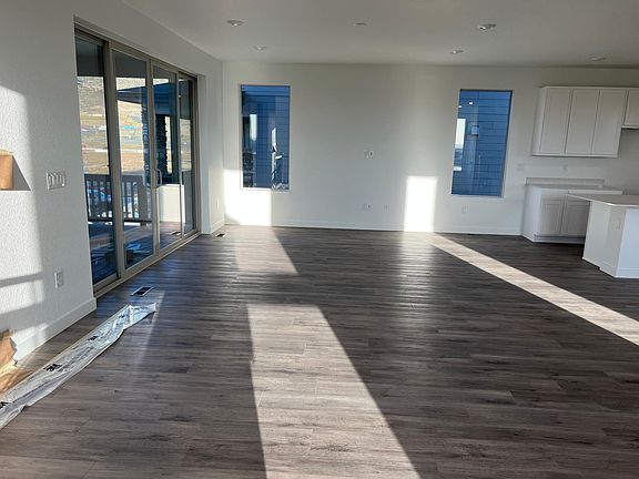 Kitchen, Living room (2nd level)