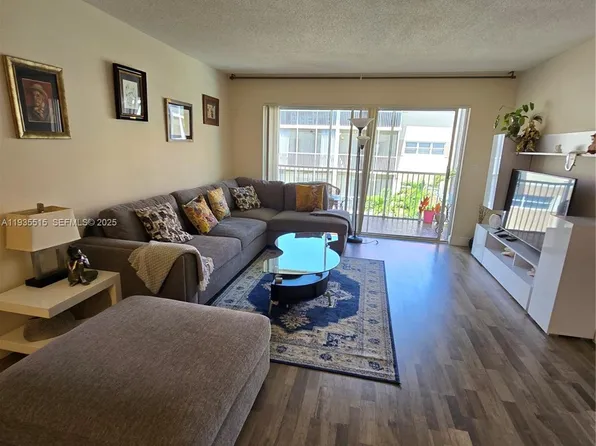 2097 S Ocean Dr APT 304, Hallandale Beach, FL 33009