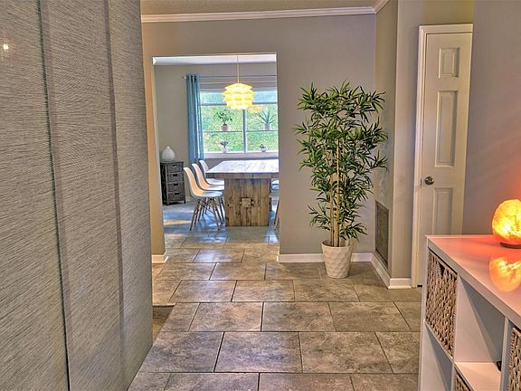 3rd image of 3737 Cove Ct