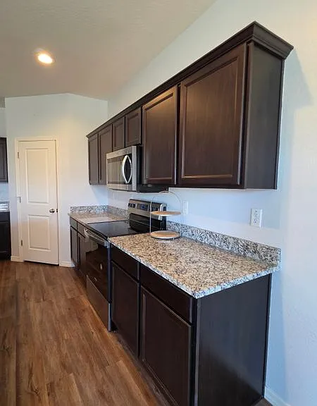 37392 W Capri Ave — Photo 8