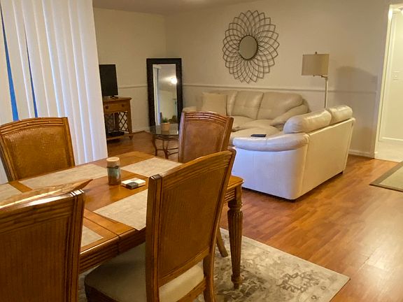 5th image of 825 Egret Cir APT 103