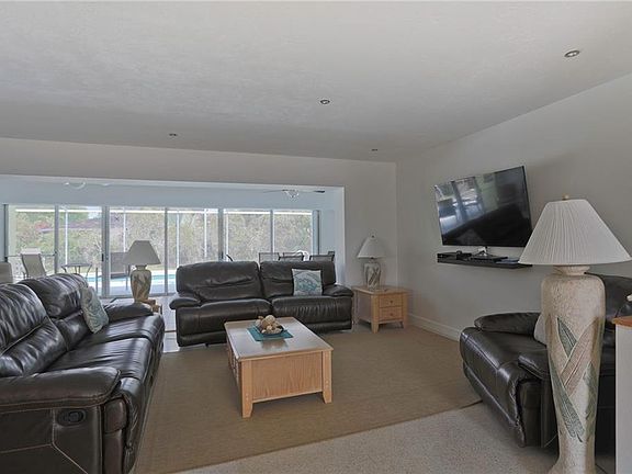 3rd image of 2747 Gulf Gate Dr